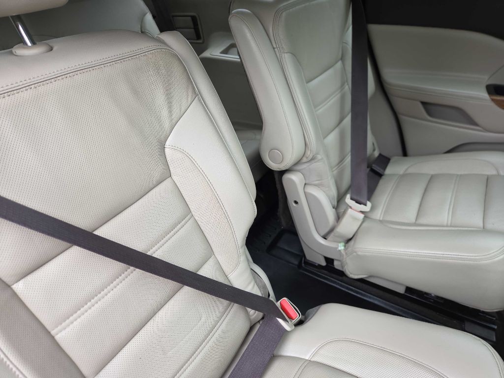 2017 GMC Acadia Image 11