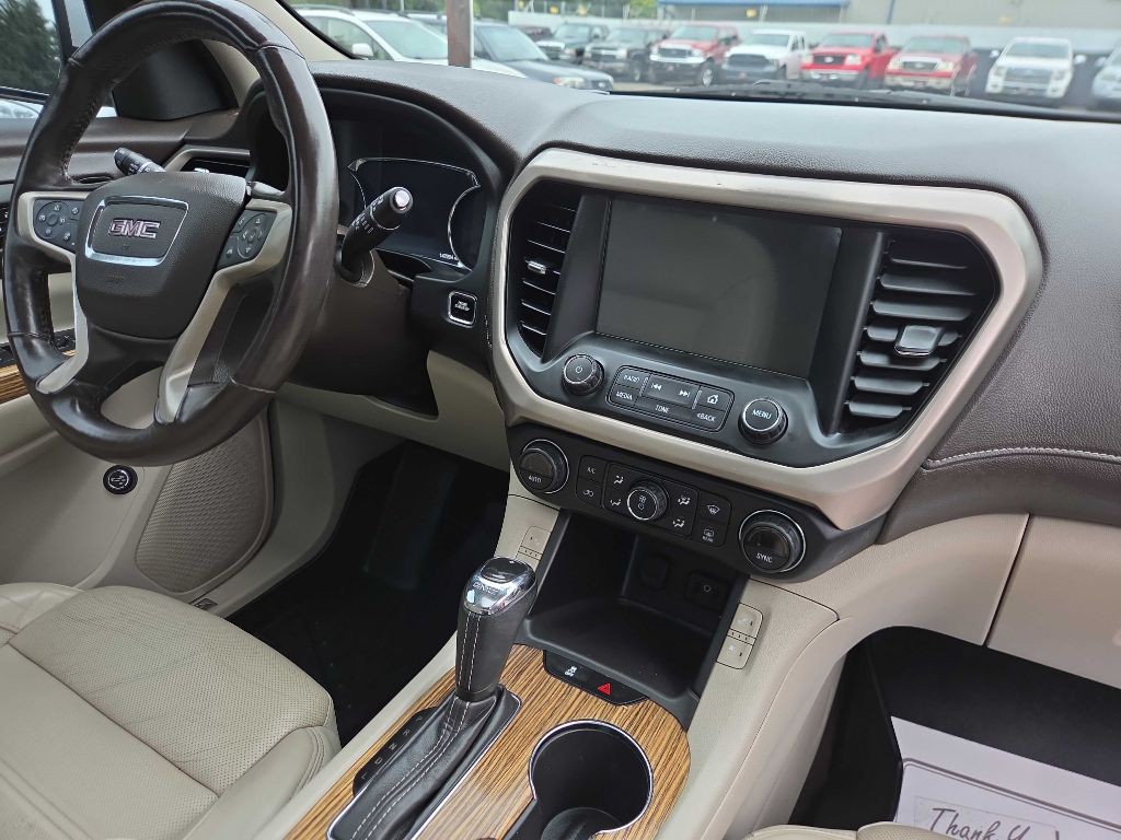 2017 GMC Acadia Image 14