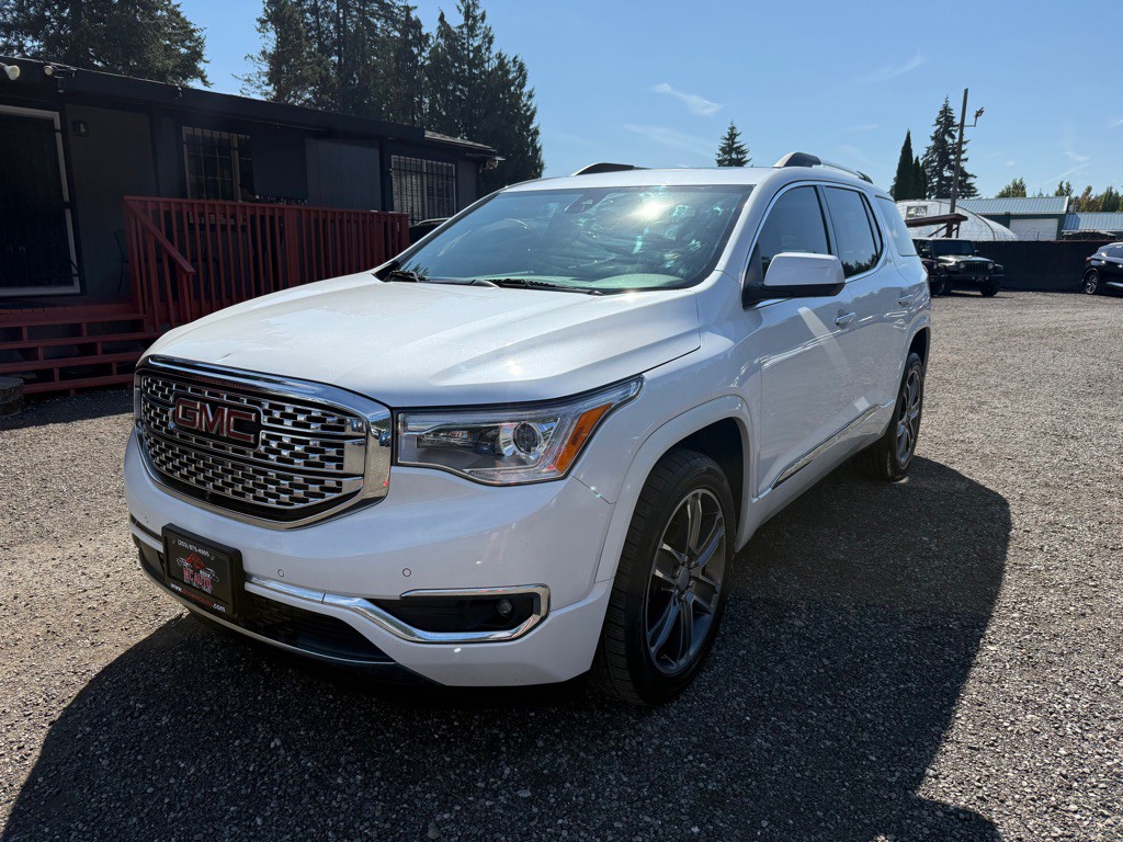 2017 GMC Acadia Image 18