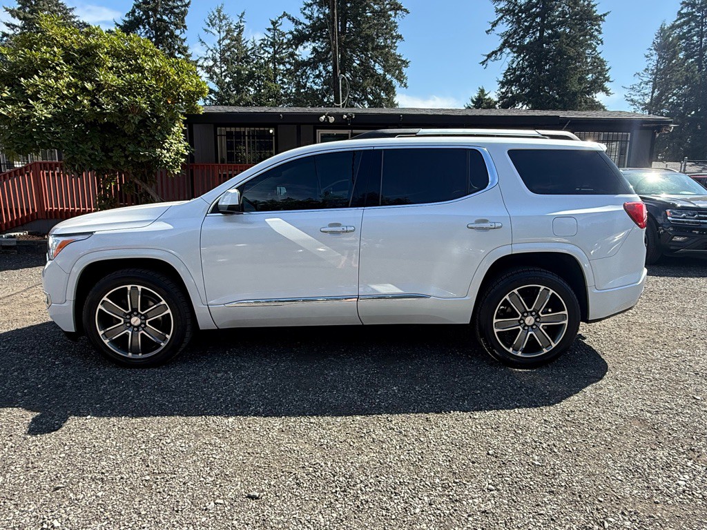 2017 GMC Acadia Image 19