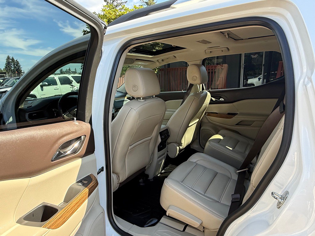 2017 GMC Acadia Image 24