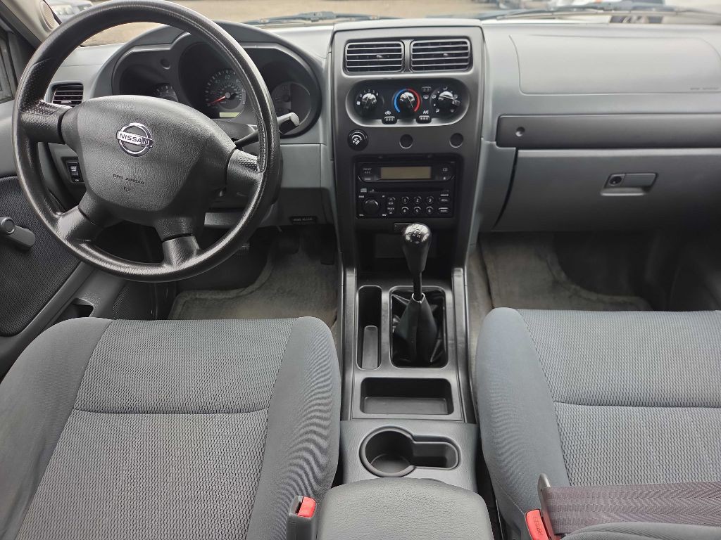 2003 Nissan Frontier Image 9