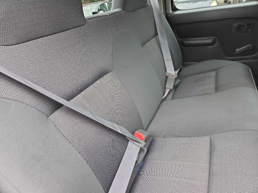 2003 Nissan Frontier Image 11
