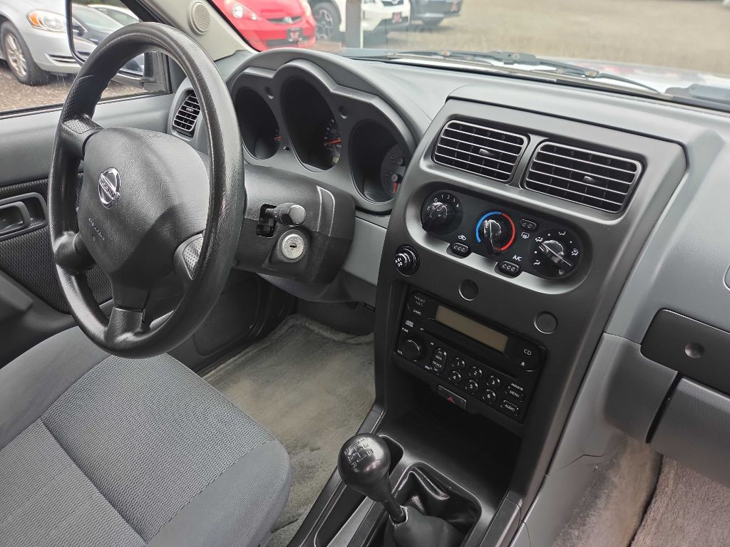 2003 Nissan Frontier Image 13