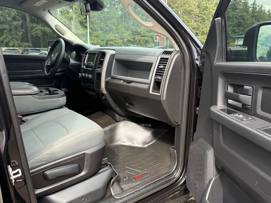 2016 RAM 1500 Image 12