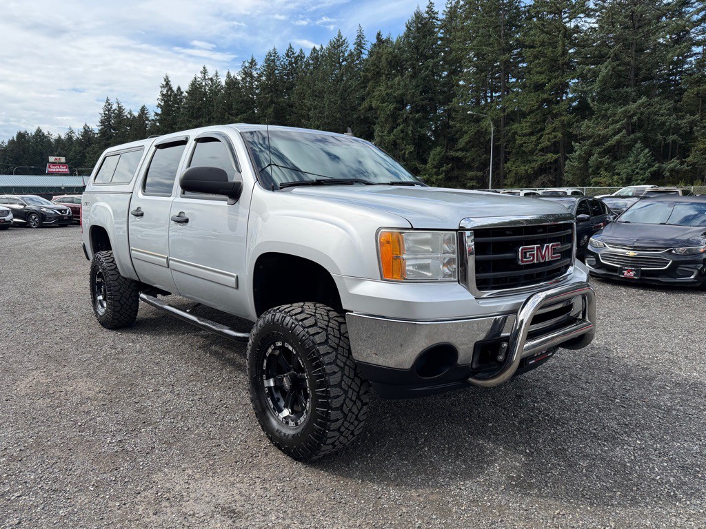 2011 GMC Sierra Image 2