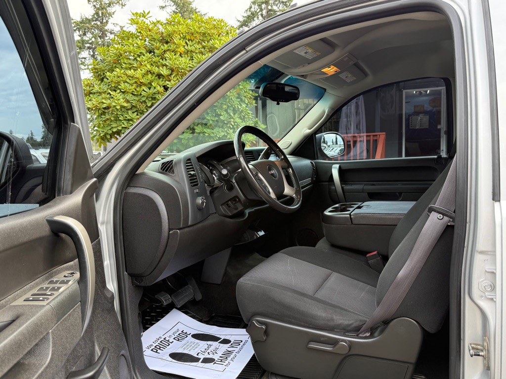 2011 GMC Sierra Image 9