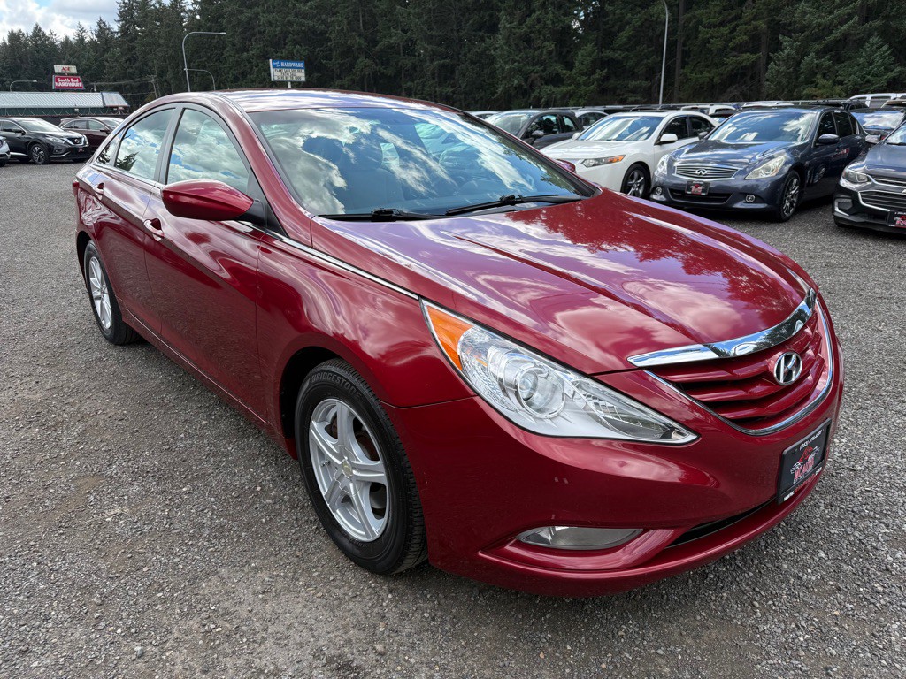 2013 Hyundai Sonata Image 2