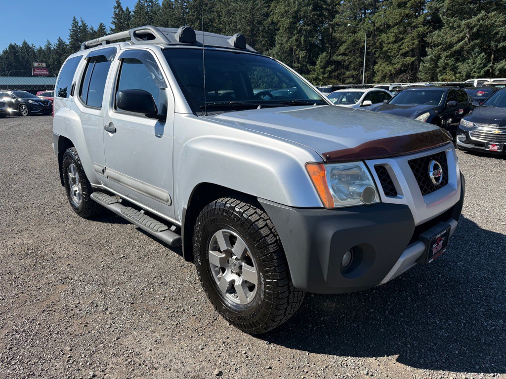 2011 Nissan Xterra Image 2