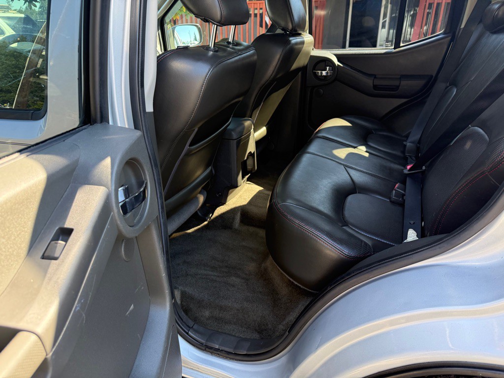 2011 Nissan Xterra Image 10