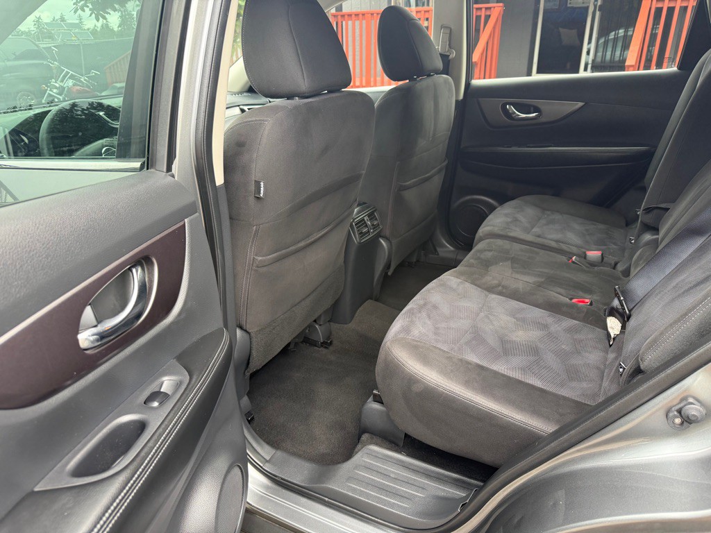 2015 Nissan Rogue Image 10