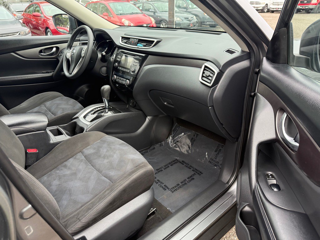2015 Nissan Rogue Image 13