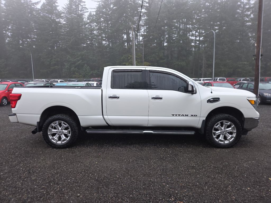 2016 Nissan Titan Image 1