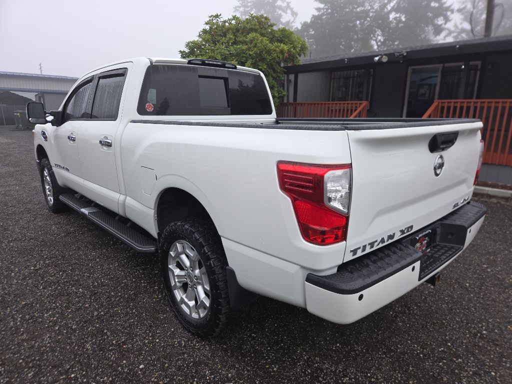 2016 Nissan Titan Image 5