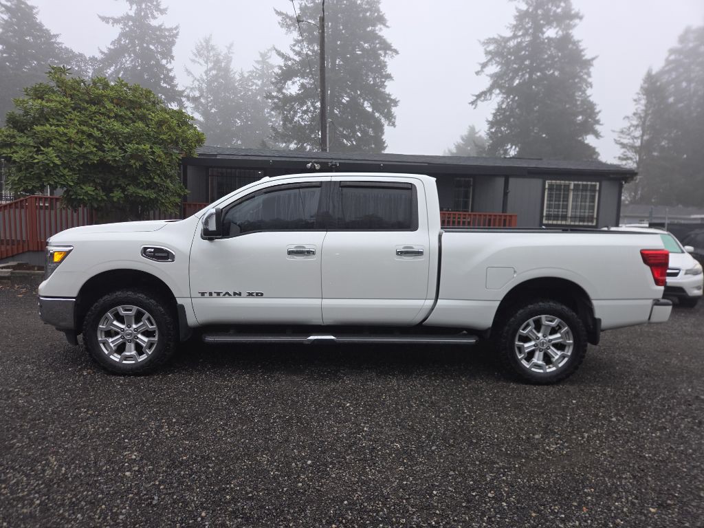 2016 Nissan Titan Image 6