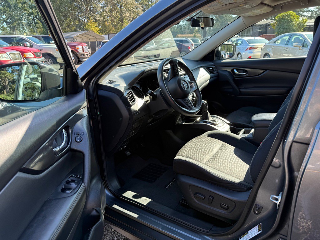 2017 Nissan Rogue Image 9