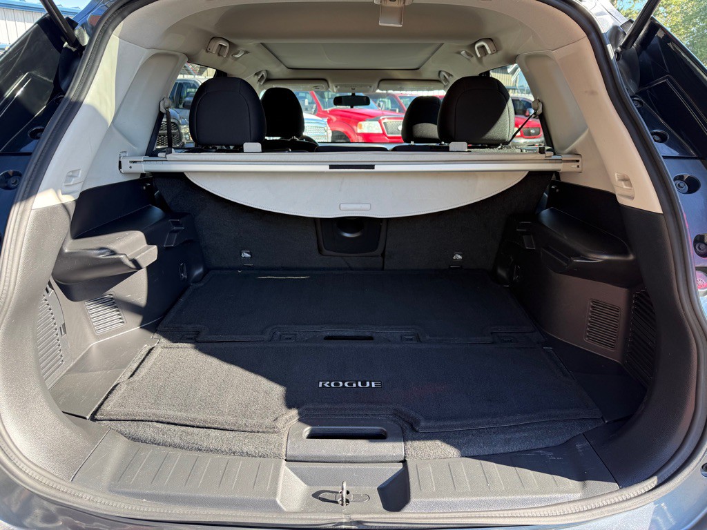 2017 Nissan Rogue Image 11