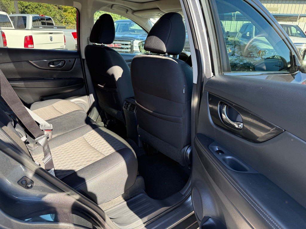 2017 Nissan Rogue Image 12