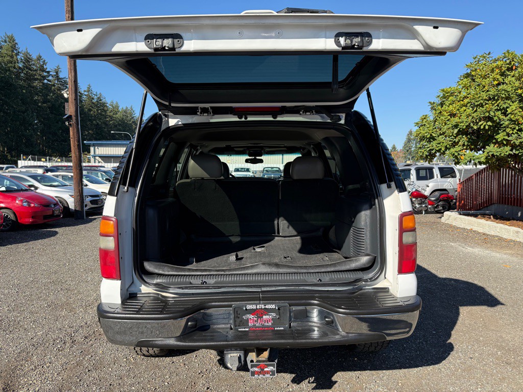 2002 Chevrolet Tahoe Image 12