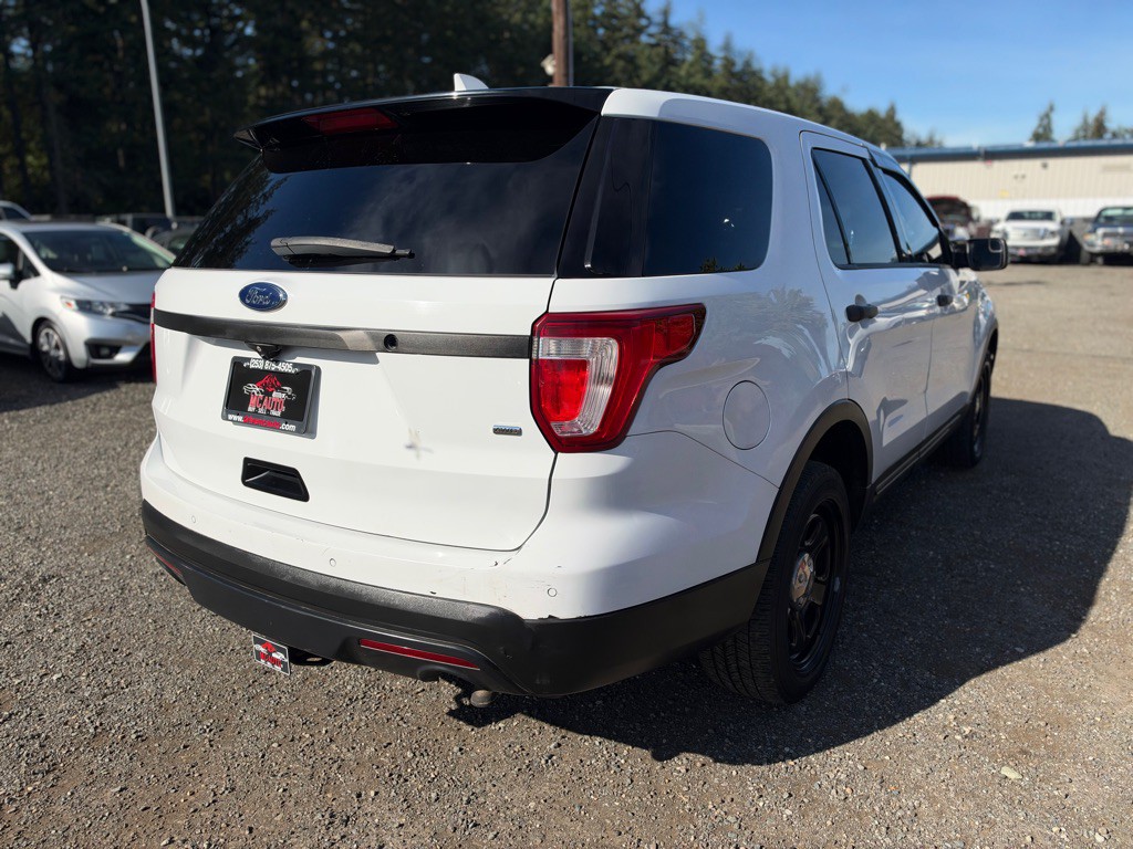 2016 Ford Explorer Image 8