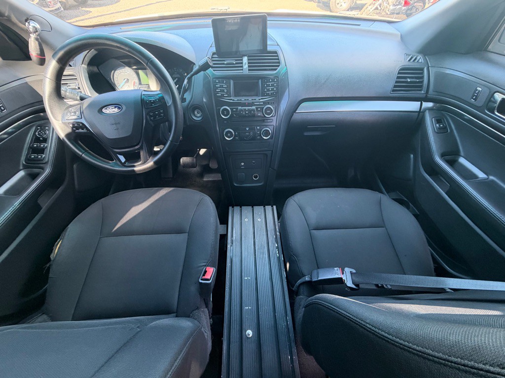 2016 Ford Explorer Image 13