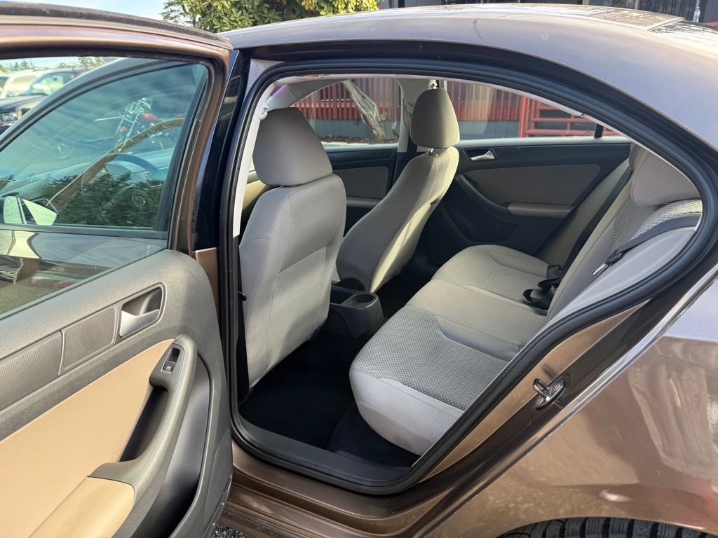 2013 Volkswagen Jetta Image 10