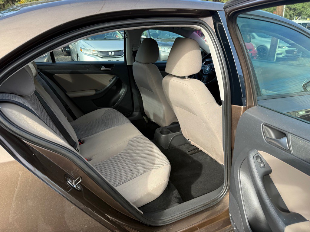 2013 Volkswagen Jetta Image 11