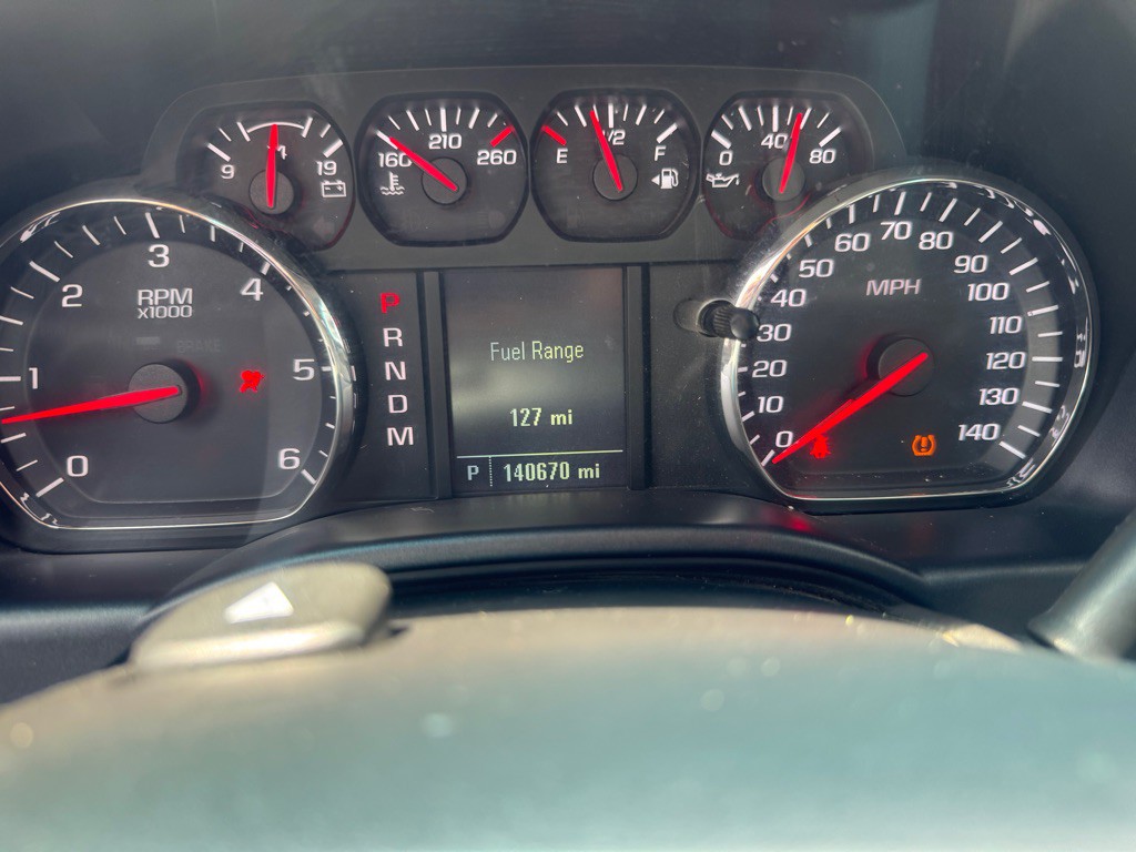 2015 Chevrolet Silverado 1500 Image 2