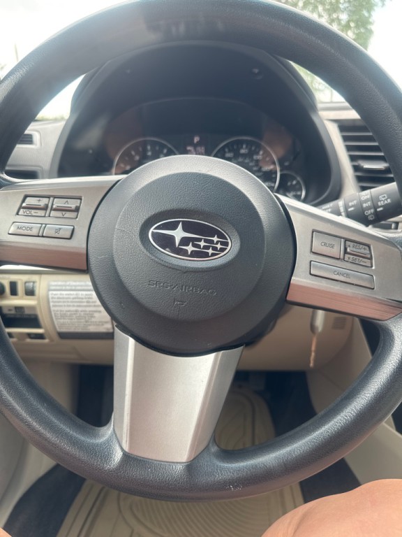 2011 Subaru Outback Image 15