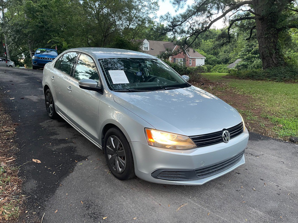 2011 Volkswagen Jetta Image 2
