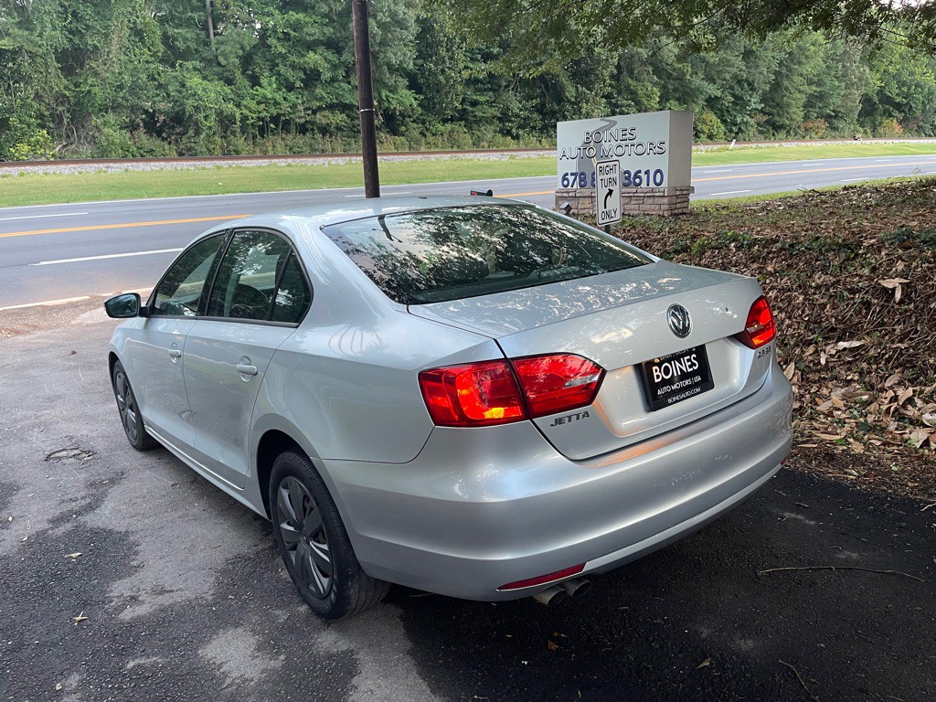 2011 Volkswagen Jetta Image 4