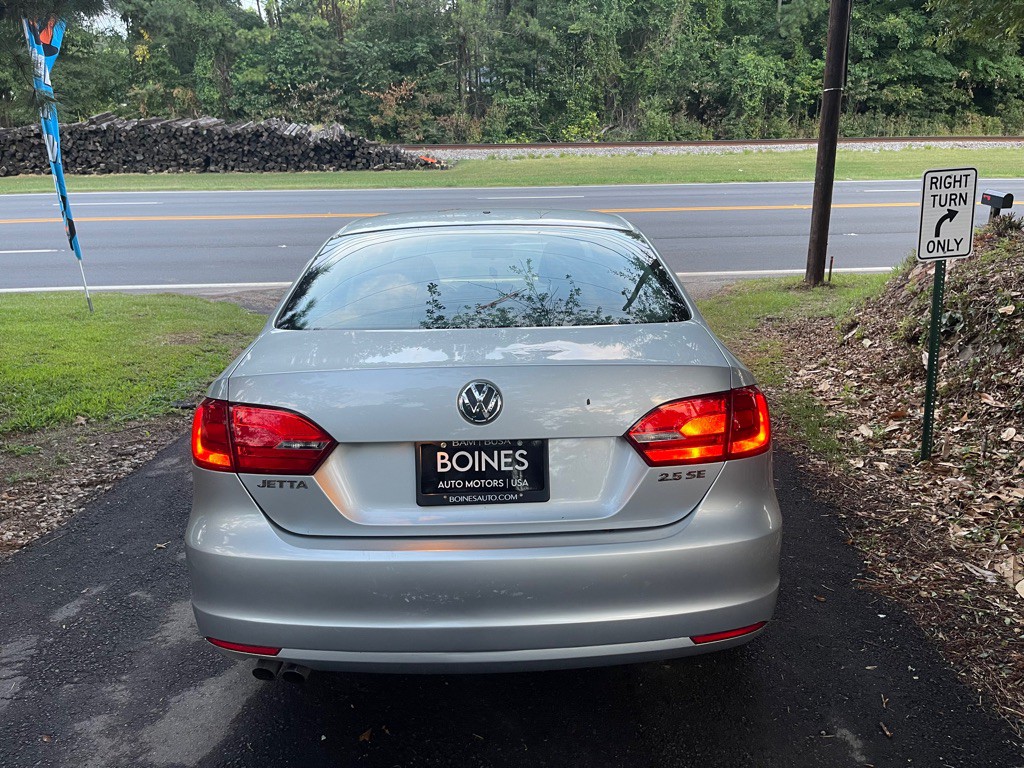 2011 Volkswagen Jetta Image 5