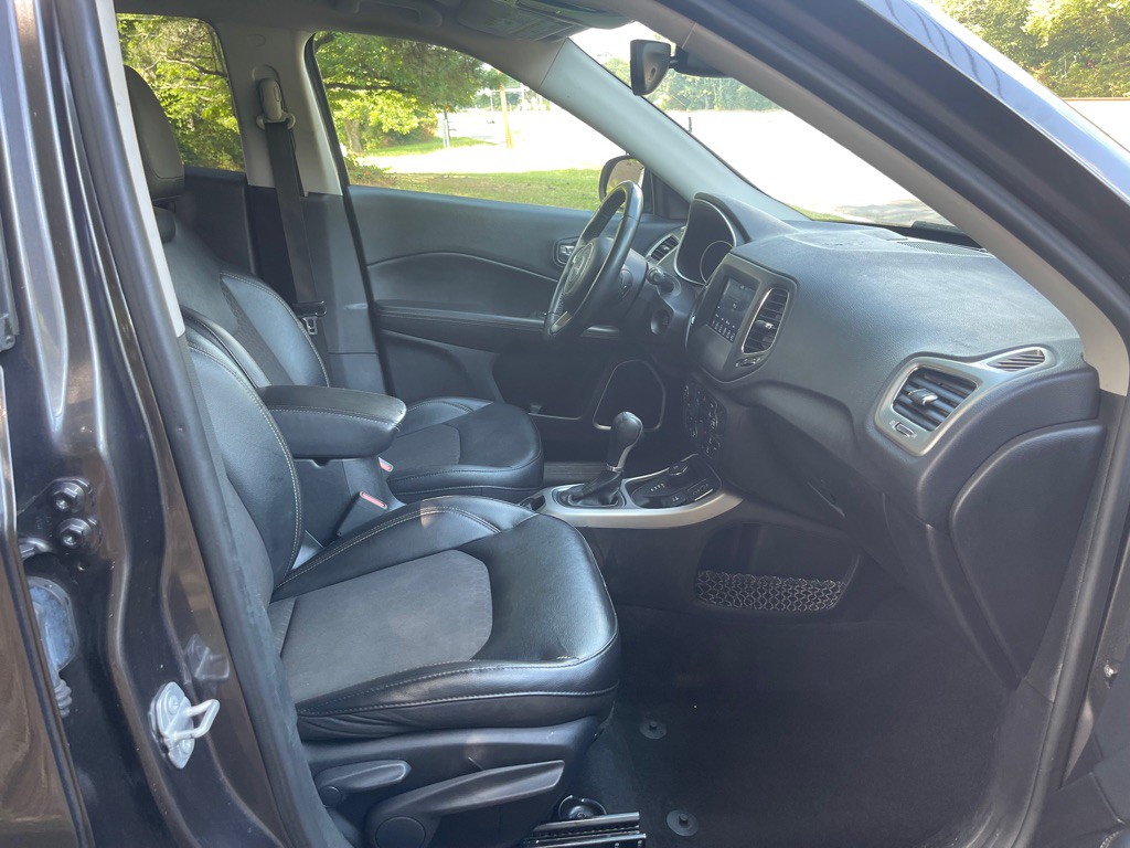 2018 Jeep Compass Image 9