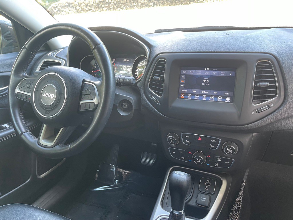 2018 Jeep Compass Image 11