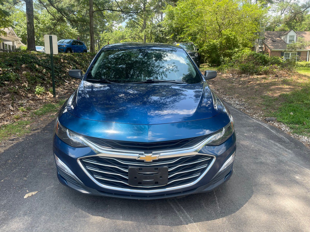 2019 Chevrolet Malibu Image 2
