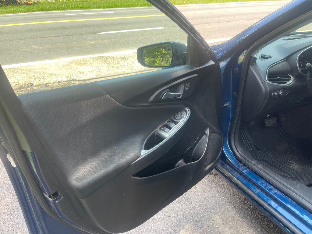 2019 Chevrolet Malibu Image 8