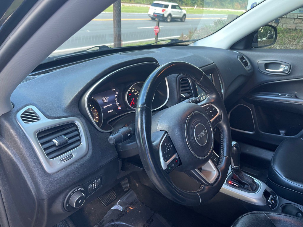2018 Jeep Compass Image 11