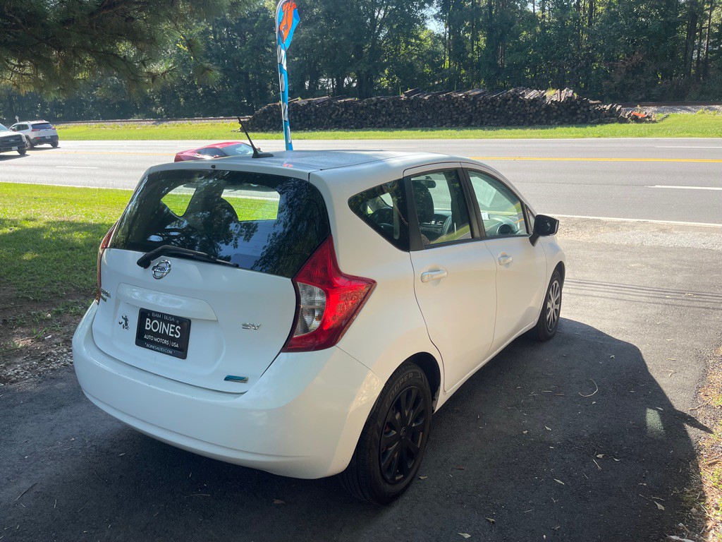 2016 Nissan Versa Image 4