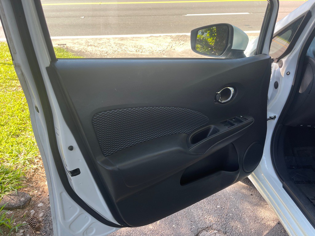 2016 Nissan Versa Image 10