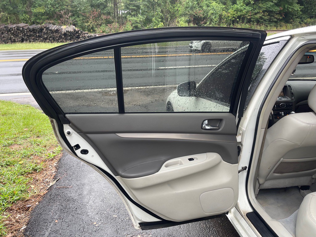 2012 INFINITI G25 Image 8