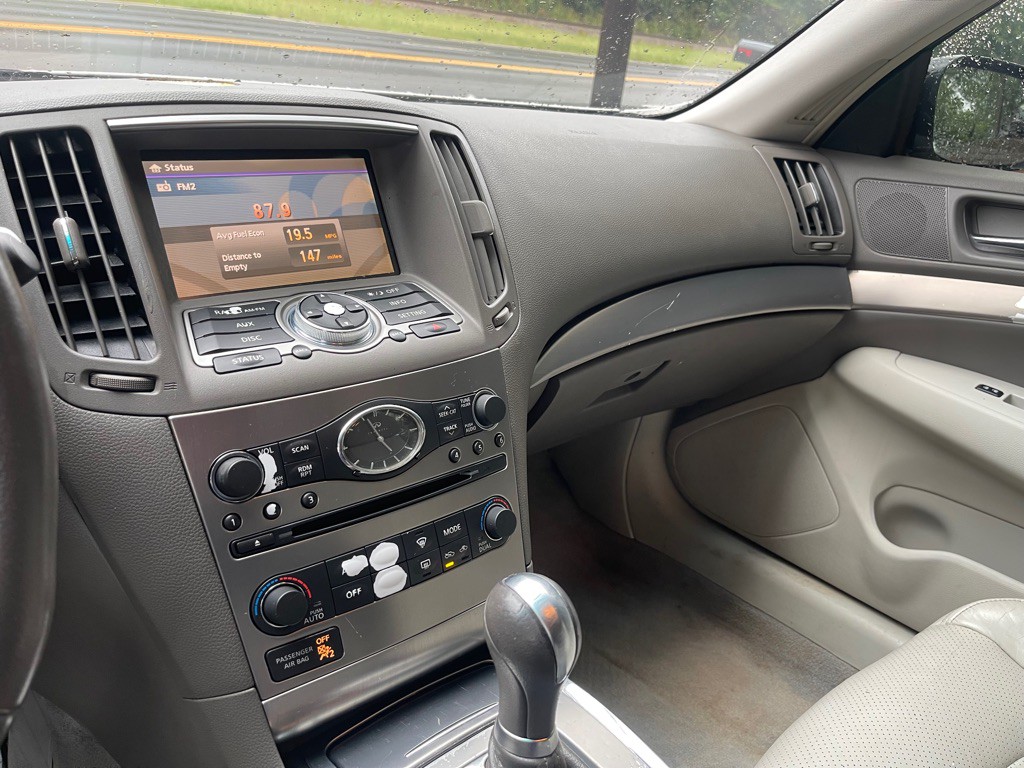 2012 INFINITI G25 Image 11