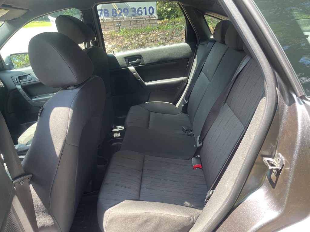 2010 Ford Focus Image 7