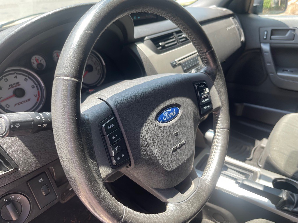 2010 Ford Focus Image 14