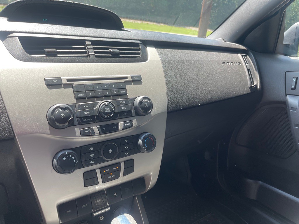 2010 Ford Focus Image 16