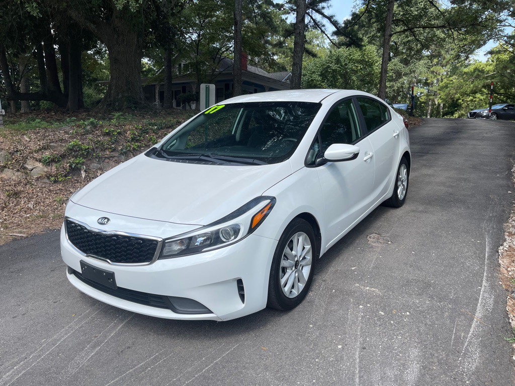 2017 Kia Forte Image 1