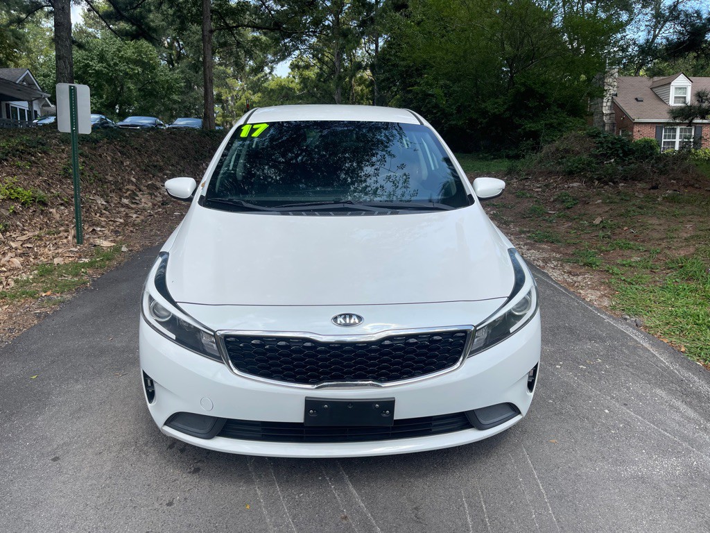2017 Kia Forte Image 2