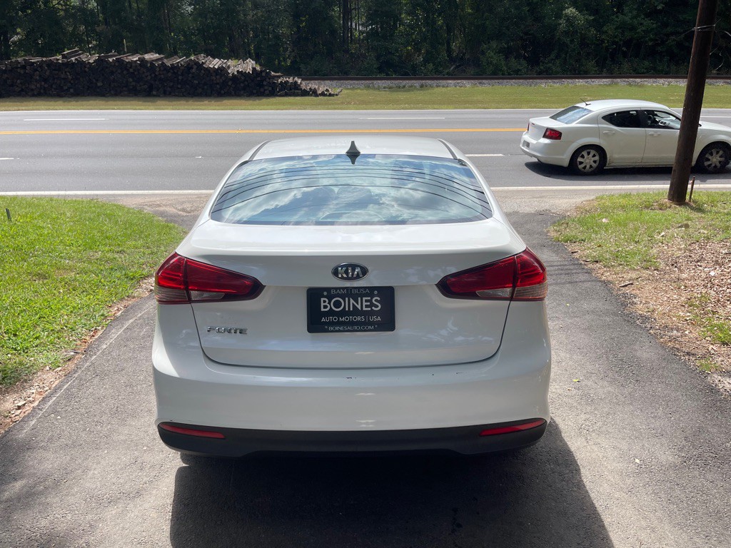 2017 Kia Forte Image 5