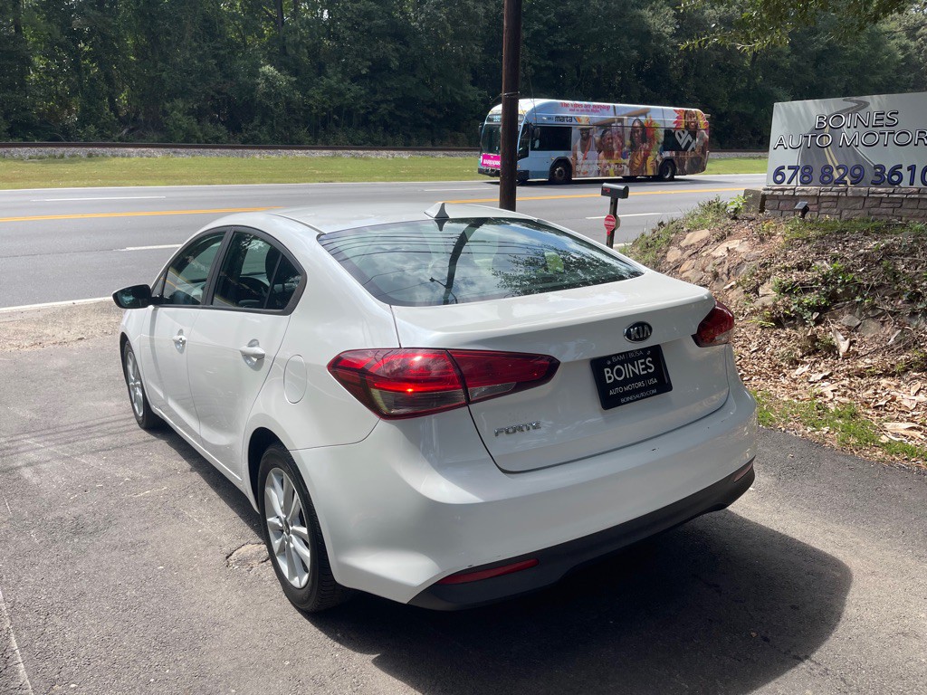 2017 Kia Forte Image 6