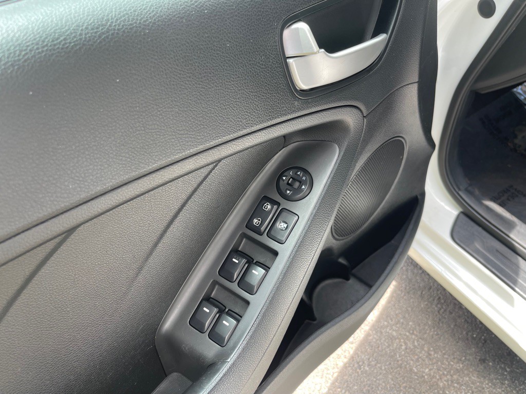 2017 Kia Forte Image 11