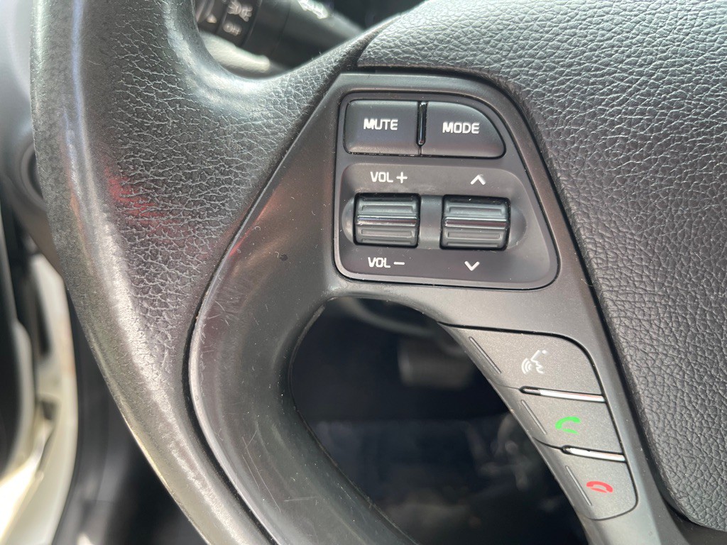 2017 Kia Forte Image 13